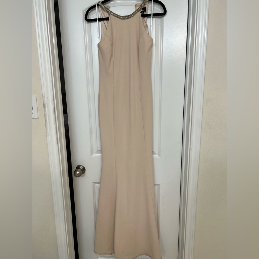 Beige ling fitted dress